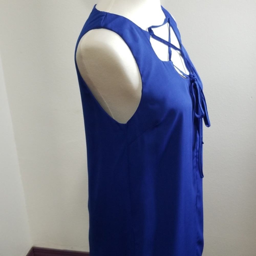 Navy blue dress with pockets. - Picture 3 of 8